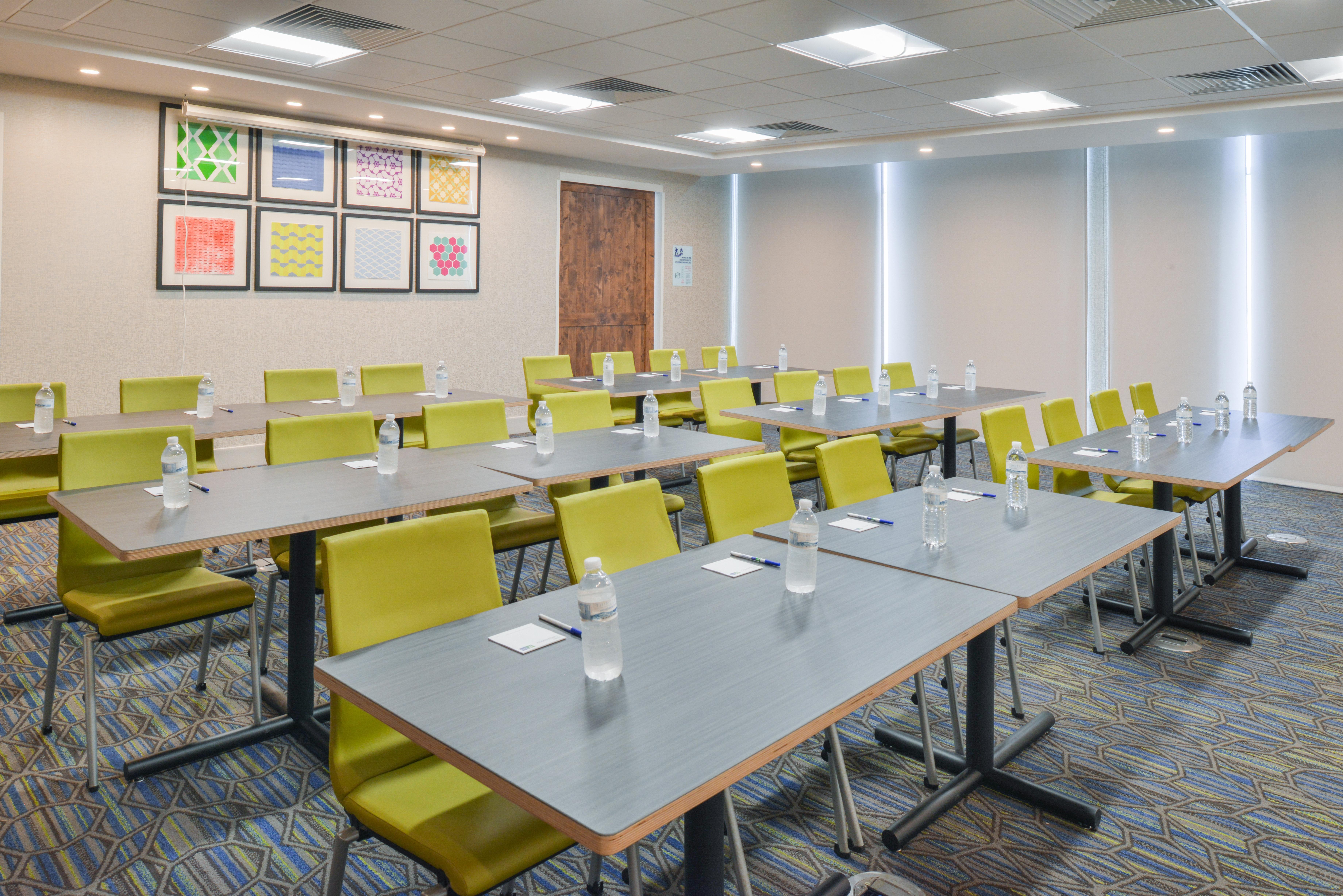 Holiday Inn Express & Suites - Chadron By Ihg Extérieur photo